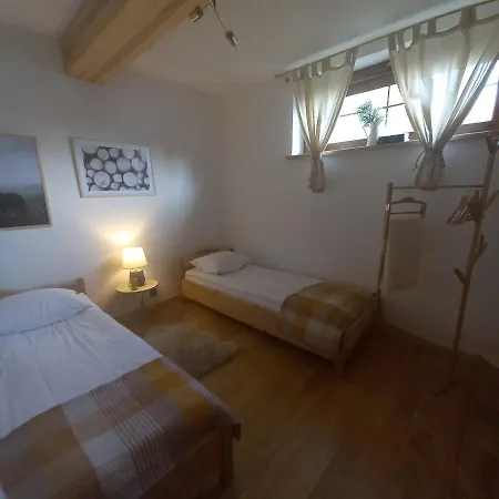 Babcia Goralka House منزل ريفي