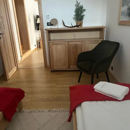 Babcia Goralka House منزل ريفي *